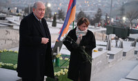 Le Président Armen Sarkissian a rendu hommage à la mémoire des héros morts pour la défense de la Patrie