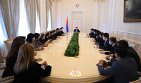 Исполняющий полномочия Президента Республики Ален Симонян встретился с персоналом Аппарата Президента
