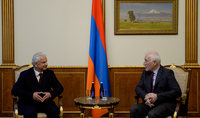 Le Président Vahagn Khatchatourian a reçu Alexan Koshkaryan, membre du Conseil central du Parti social-démocrate hunchakien (PSDH)