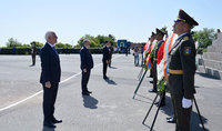 Le Président Vahagn Khatchatourian a rendu hommage à la mémoire des héros de la bataille de Sardarapat