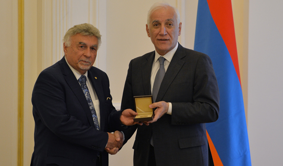 Le Président Vahagn Khatchatourian a reçu la délégation du parti Ramgavar (Parti libéral démocrate arménien)