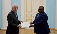 Le nouvel ambassadeur du Bénin a remis ses lettres de créance au président Vahagn Khatchatourian