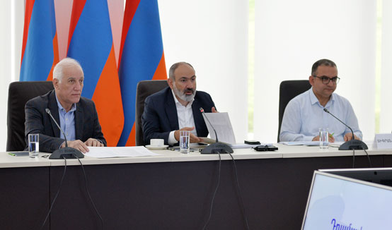 Президент Ваагн Хачатурян принял участие в заседании Совета экономической политики при Премьер-министре РА