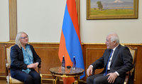 Le Président Vahagn Khatchatourian a eu un entretien d'adieu avec l'Ambassadrice de Lettonie en Arménie