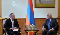 Le Président de la République Vahagn Khatchatourian a reçu Eugène Zhukov, directeur général du département Asie centrale et occidentale de la BAD