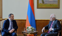 Президент Ваагн Хачатурян принял Министра экономики Ваана Керобяна