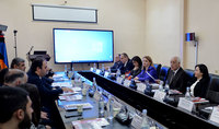 Le président Vahagn Khatchatourian a participé à la réunion du conseil d'administration de l'Université d'État d'économie d'Arménie
