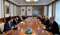 Президент Ваагн Хачатурян принял членов Наблюдательного совета Армянской фондовой биржи
