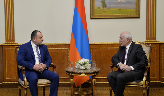 Le Président Vahagn Khatchatourian a reçu le Président de la Cour constitutionnelle Arman Dilanyan