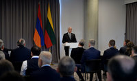 Le Président Vahagn Khatchatourian a participé à l'ouverture du forum d'affaires arméno-lituanien