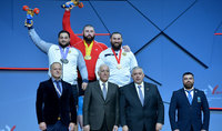 Le Président Vahagn Khatchatourian a récompensé le champion et les médaillés du Championnat d'Europe d'haltérophilie