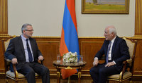 Президент Ваагн Хачатурян провел прощальную встречу с послом Словении Томажем Менцином