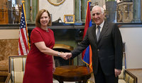 Le président Vahagn Khatchatourian a visité la résidence de l'ambassadrice des États-Unis en Arménie à l'occasion de la fête de l'indépendance des États-Unis