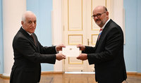 
Президенту Ваагну Хачатуряну верительные грамоты вручил новоназначенный посол Великого Герцогства Люксембург в Армении Ален де Мюзье.
