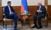 
Президент Ваагн Хачатурян принял посла Аргентины в Армении Мариано Вергару