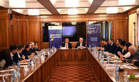 
Президент Ваагн Хачатурян прочитал лекцию для участников ереванской школы политических курсов Европейского совета