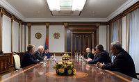 Президент Ваагн Хачатурян принял делегацию, возглавляемую президентом Азиатского банка развития Масацугу Асакавой
