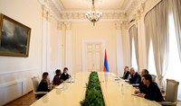 
Президент Ваагн Хачатурян принял председателя Международной кризисной группы Комфорт Эро