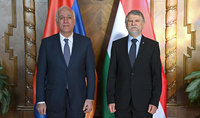 
Президент Ваагн Хачатурян встретился со спикером Национального собрания Венгрии Ласло Кёвером