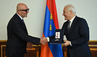 Президент Ваагн Хачатурян вручил высокую награду соучредителю «SADA» Овигу Сафояну