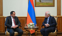Le président Vahagn Khatchatourian a reçu le président de l'Union des banques d'Arménie Daniel Azatyan
