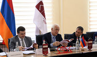 Le Président Vahagn Khatchatourian a participé à une table ronde à l'Université d'État d'Économie d'Arménie sur le thème « Investissements, développement territorial, logistique »