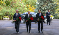 Նախագահ Վահագն Խաչատուրյանը հարգանքի տուրք է մատուցել 1999 թվականի հոկտեմբերի 27-ի ոճրագործության զոհերի հիշատակին