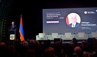 Le président Vahagn Khatchatourian a prononcé un discours lors du Forum international sur la connaissance : l'Arménie, ville universitaire