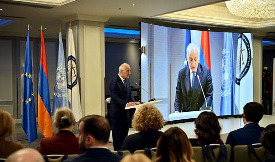Le pr&eacute;sident Vahagn Khatchatourian a particip&eacute; &agrave; la conf&eacute;rence consacr&eacute;e &agrave; la Journ&eacute;e internationale des droits de l'homme