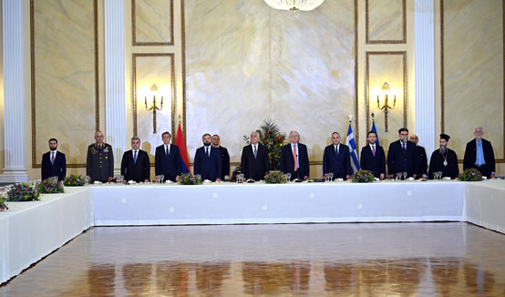Ի պատիվ Հանրապետության նախագահ Վահագն Խաչատուրյանի Հունաստանի նախագահ Կոնստանտինոս Տասուլասի անունից տրվել է պաշտոնական ճաշ