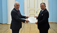 Le pr&eacute;sident Vahagn Khatchatourian a re&ccedil;u les lettres de cr&eacute;ance du premier ambassadeur extraordinaire et pl&eacute;nipotentiaire de l'&Eacute;tat de Palestine en Arm&eacute;nie