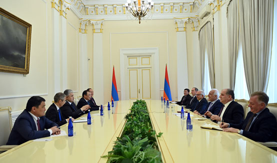 Նախագահ Վահագն Խաչատուրյանն ընդունել է Ղազախստանի արտաքին գործերի նախարար Երմեկ Կոշերբաևի գլխավորած պատվիրակությանը