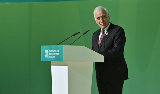Le pr&eacute;sident Vahagn Khatchatourian a prononc&eacute; un discours lors du Sommet r&eacute;gional des Nations unies sur l'environnement