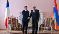 Le Pr&eacute;sident de la R&eacute;publique, Vahagn Khatchatourian, a rencontr&eacute; le Pr&eacute;sident de la R&eacute;publique fran&ccedil;aise, Emmanuel Macron