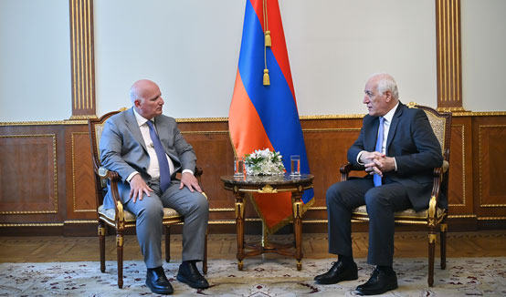Նախագահ Վահագն Խաչատուրյանն ընդունել է Հանրային ծառայությունները կարգավորող հանձնաժողովի նախագահ Մեսրոպ Մեսրոպյանին
