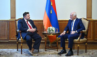 
Президент Ваагн Хачатурян принял временного поверенного в делах США в Армении Дэвида Аллена