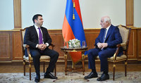 Le Pr&eacute;sident Vahagn Khatchatourian a rencontr&eacute; Alen Simonyan.