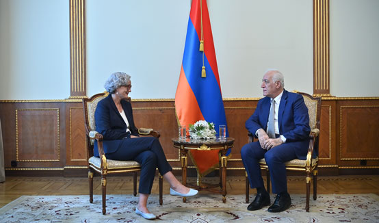 Նախագահ Վահագն Խաչատուրյանն ընդունել է Հայաստանում Նորվեգիայի դեսպան Բերգլյոտ Հովլանդին