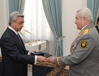 Serzh Sargsyan awarded a group of the RA Police Force members with high state distinctions and ranks