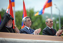 Serzh Sargsyan in Nagorno Karabakh participated at the military parade dedicated to the celebrations