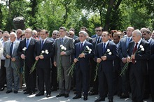 President Serzh Sargsyan paid tribute to the memory of the state and political figure Andranik Margarian