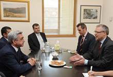 Серж Саргсян посетил посольство Соединенного Королевства в Республике Армения