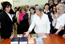 Ռիտա Սարգսյանը և Ավստրիայի նախագահի տիկինն այցելել են Վ. Բրյուսովի անվան պետական լեզվաբանական համալսարանի ավստրիական գրադարան