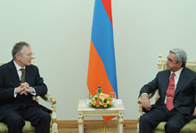 The newly appointed Ambassador of Germany to Armenia Reiner Morell presented his credential to Serzh Sargsyan