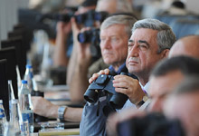 Սերժ Սարգսյանը դիտել է «Փոխգործակցություն-2012» ՀԱՊԿ արագ արձագանքման հավաքական ուժերի համատեղ զորավարժությունները