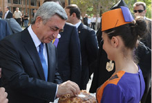 Президент принял участие в мероприятиях, организованных в рамках 2697-летия Эчмиадзина