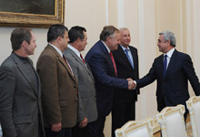 Президент принял прибывшую в Ереван для участия в международном теннисном турнире российскую делегацию