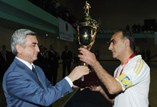 Serzh Sargsyan attended the finals of the mini football tournament held in the framework of the RPA sport games program