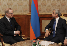 
Serzh Sargsyan received the President of the European People’s Party Wilfred Martens