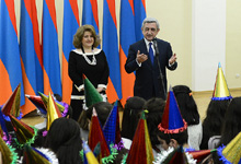 Festive events at the Presidential Palace for the children from the capital and marzes